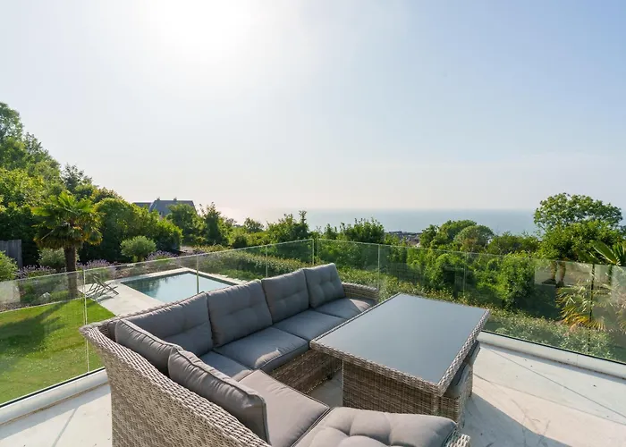 Superb With Sea View, Swimming Pool * Bénerville-sur-Mer