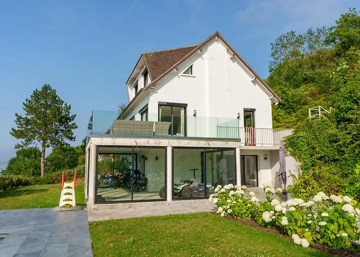 Superb With Sea View, Swimming Pool * Bénerville-sur-Mer